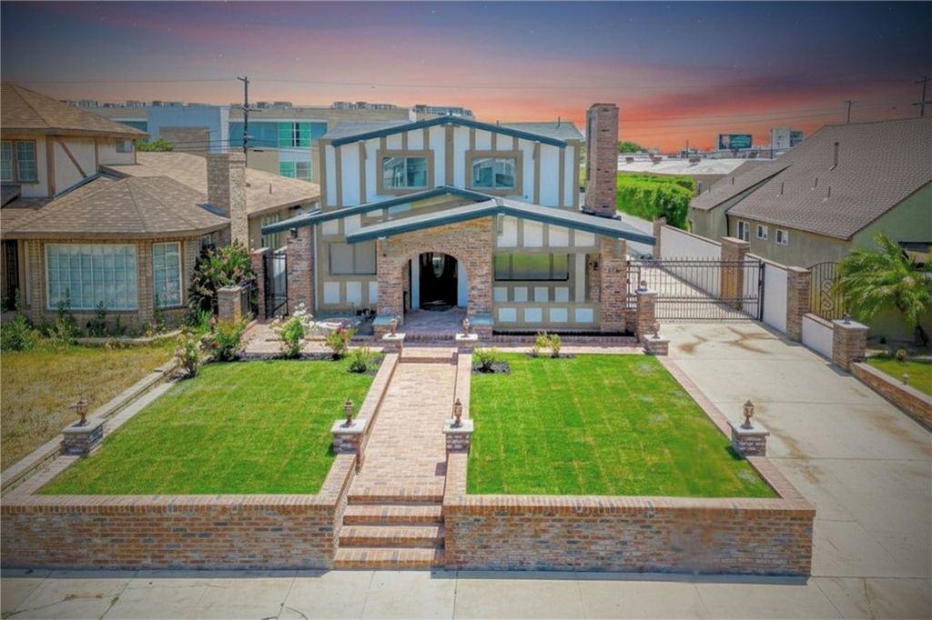 5334 S Victoria, Los Angeles, CA 90043