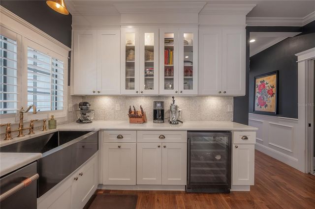 6009 N SUWANEE AVENUE, Tampa, FL 33604