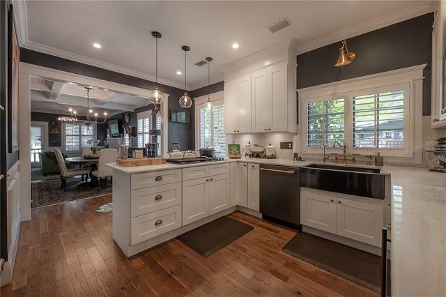 6009 N SUWANEE AVENUE, Tampa, FL 33604