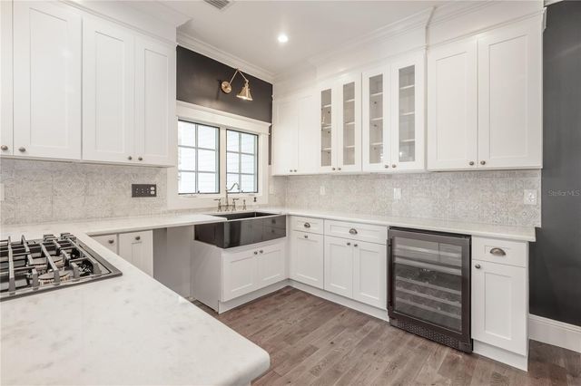 6009 N SUWANEE AVENUE, Tampa, FL 33604