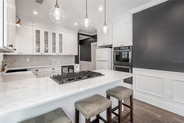 6009 N SUWANEE AVENUE, Tampa, FL 33604