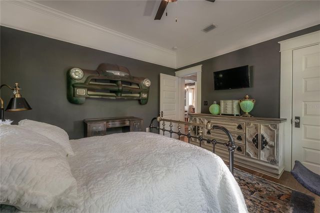 6009 N SUWANEE AVENUE, Tampa, FL 33604