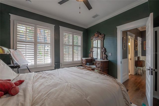 6009 N SUWANEE AVENUE, Tampa, FL 33604