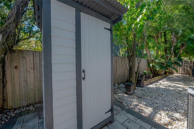 6009 N SUWANEE AVENUE, Tampa, FL 33604