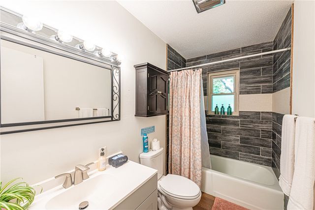 53 Hope Drive, Bella Vista, AR 72715