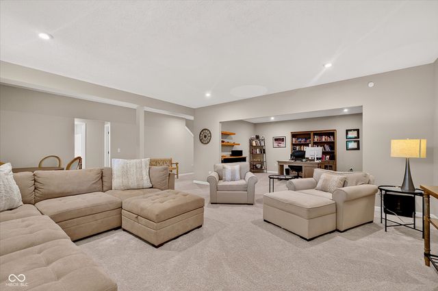 15818 Scher Drive, Westfield, IN 46074