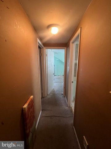27 N LAFAYETTE AVE, Morrisville, PA 19067