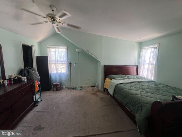 27 N LAFAYETTE AVE, Morrisville, PA 19067