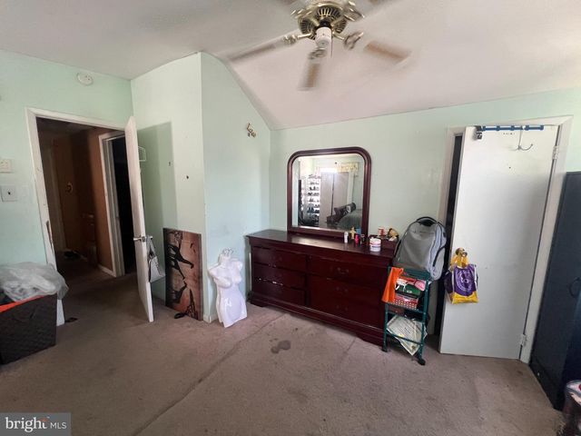 27 N LAFAYETTE AVE, Morrisville, PA 19067