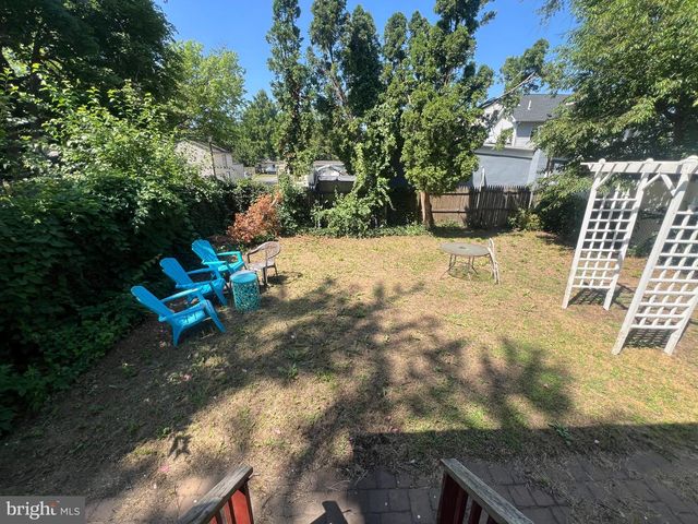 27 N LAFAYETTE AVE, Morrisville, PA 19067