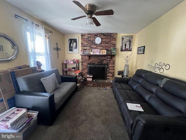 27 N LAFAYETTE AVE, Morrisville, PA 19067
