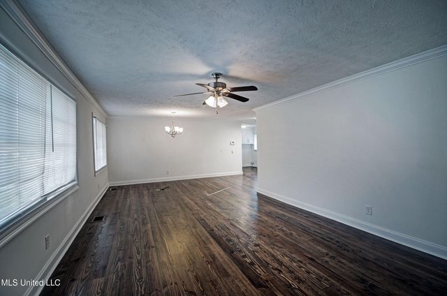 4631 Old Canton Road, Jackson, MS 39211