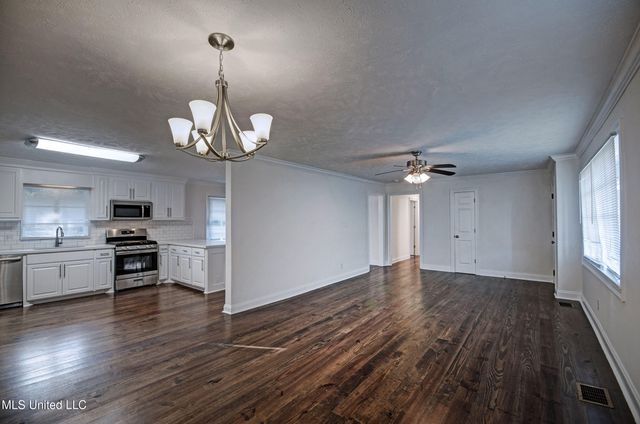 4631 Old Canton Road, Jackson, MS 39211