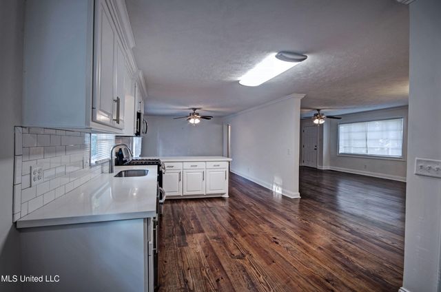 4631 Old Canton Road, Jackson, MS 39211
