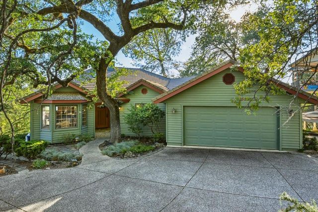 13868 Hemlock Dr, Penn Valley, CA 95946