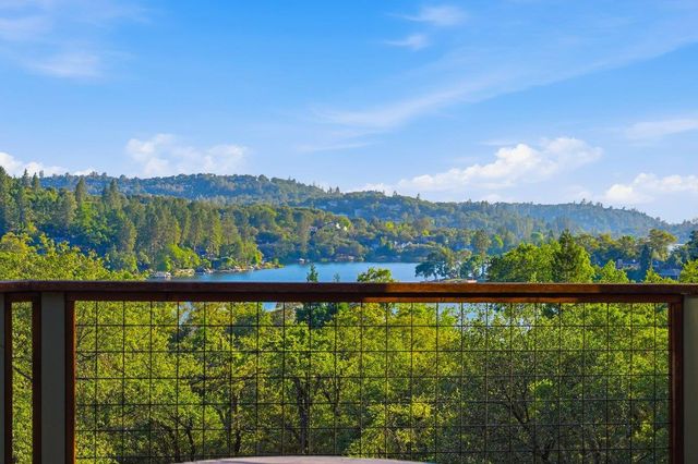 13868 Hemlock Dr, Penn Valley, CA 95946