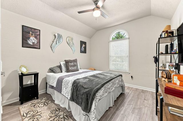 1022 Summer Park Boulevard, Conroe, TX 77303