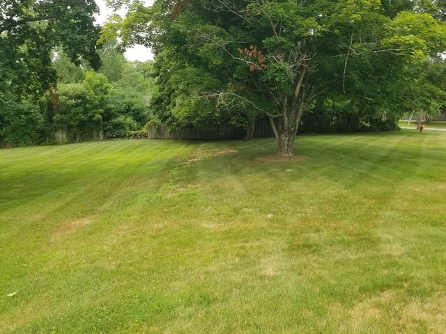 320 Palmer Rd, Ware, MA 01082