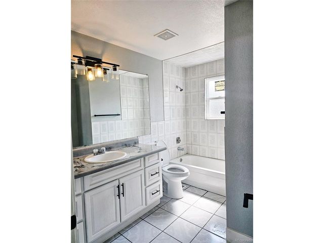 4716 Freeport Way, Denver, CO 80239