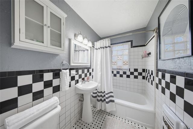 3828 NW 17th Street, Oklahoma City, OK 73107