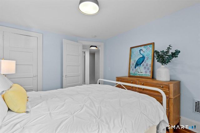 136 Whitman Avenue, West Hartford, CT 06107