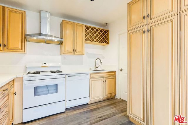 288 S Coronado Street, Los Angeles, CA 90057