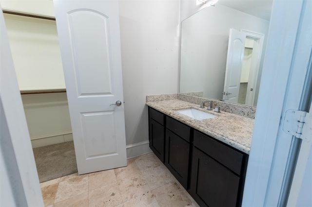 5226 Kiam St Street 1023, Houston, TX 77007