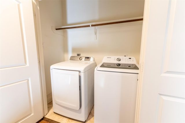 5226 Kiam St Street 1023, Houston, TX 77007