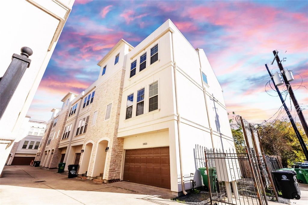 5226 Kiam St Street 1023, Houston, TX 77007