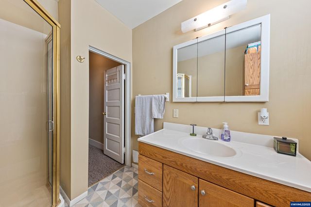 1111 SW Levens St, Dallas, OR 97338