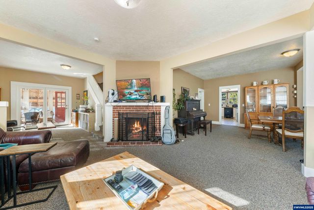 1111 SW Levens St, Dallas, OR 97338