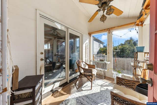 1111 SW Levens St, Dallas, OR 97338