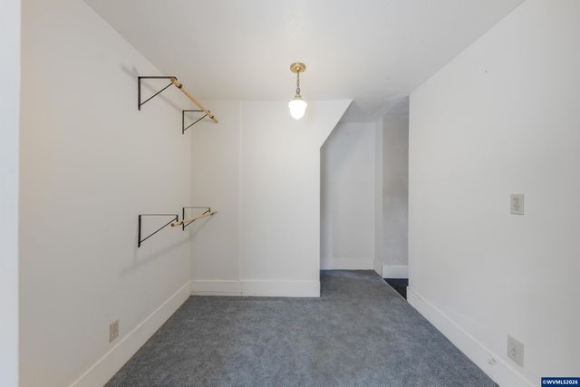 1111 SW Levens St, Dallas, OR 97338