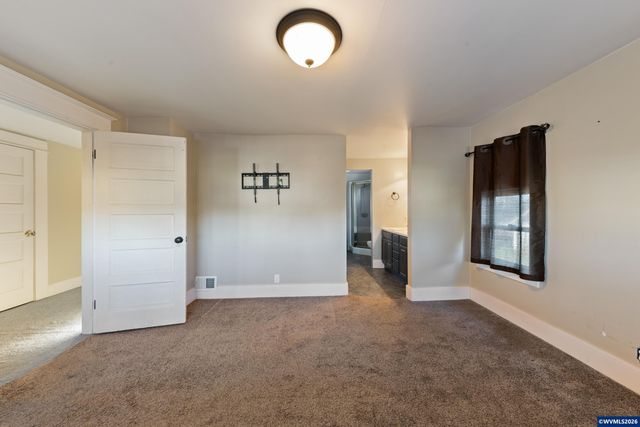 1111 SW Levens St, Dallas, OR 97338