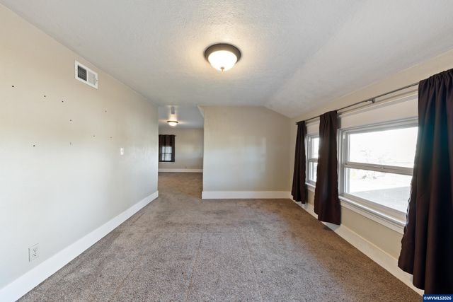 1111 SW Levens St, Dallas, OR 97338