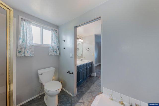 1111 SW Levens St, Dallas, OR 97338