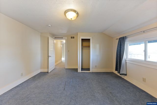 1111 SW Levens St, Dallas, OR 97338