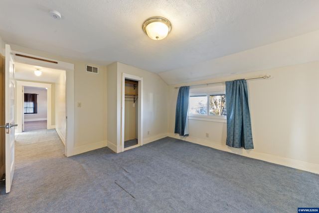 1111 SW Levens St, Dallas, OR 97338