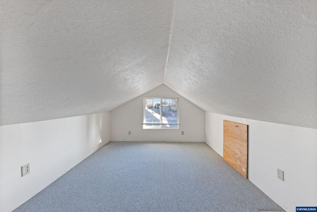 1111 SW Levens St, Dallas, OR 97338