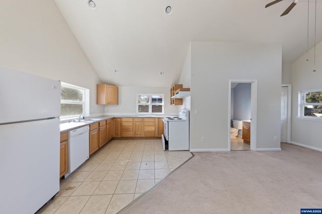 1111 SW Levens St, Dallas, OR 97338