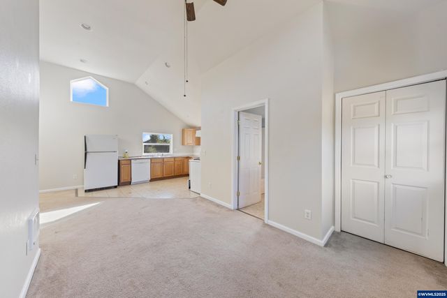 1111 SW Levens St, Dallas, OR 97338