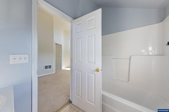 1111 SW Levens St, Dallas, OR 97338