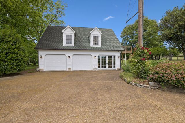 4929 Snow Creek Rd, Santa Fe, TN 38482