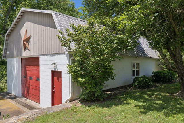 4929 Snow Creek Rd, Santa Fe, TN 38482