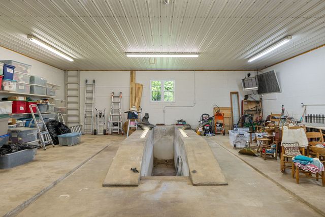 4929 Snow Creek Rd, Santa Fe, TN 38482