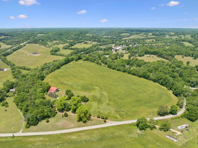 4929 Snow Creek Rd, Santa Fe, TN 38482
