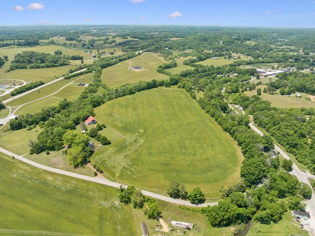 4929 Snow Creek Rd, Santa Fe, TN 38482