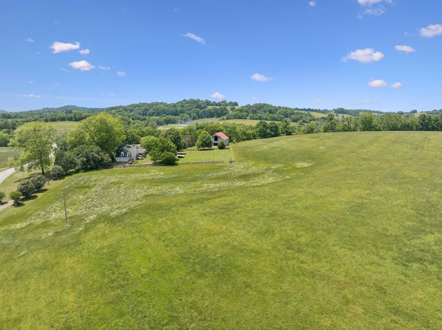 4929 Snow Creek Rd, Santa Fe, TN 38482