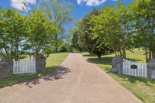 4929 Snow Creek Rd, Santa Fe, TN 38482