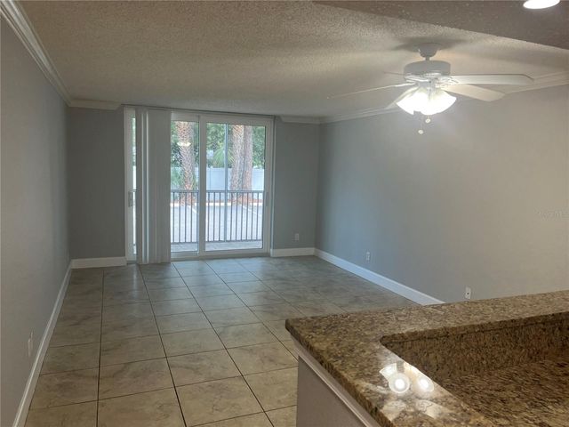 2755 COCONUT BAY LN LANE 113, Sarasota, FL 34237